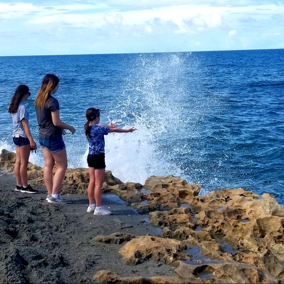 Meet your Posher, Camille - Picture 1 of 1